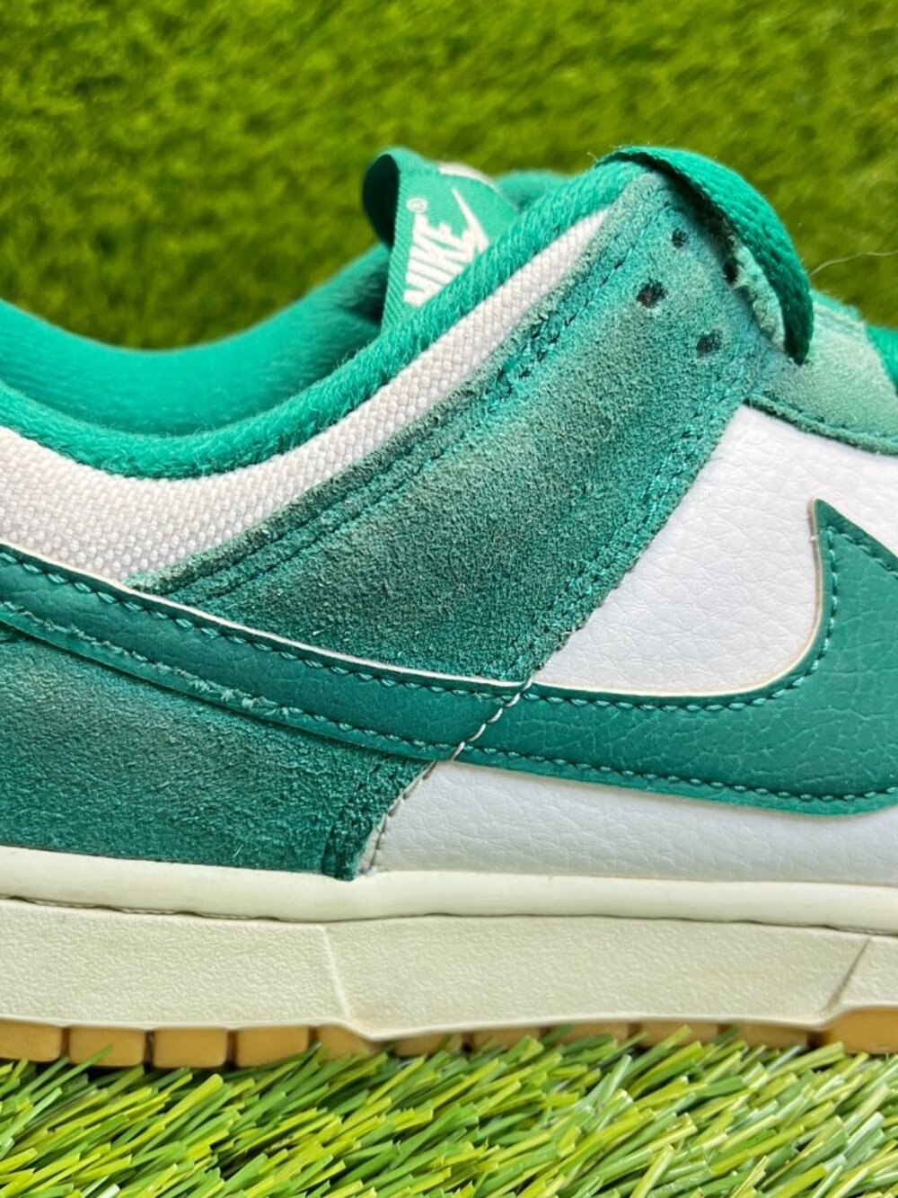 Nike Dunk Low SE Mens Size 9 White Green Gum Athletic Leather Shoes Sneakers - Picture 2 of 12